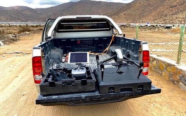 Equipo de dron y medicion para levantamientos tecnicos